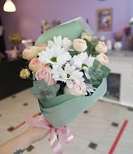 Букет цветов из:  Хризантемы и Розы #REPLACE_PRED# Кочках