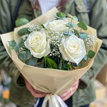 Букет цветов из:  Розы #REPLACE_PRED# Кочках
