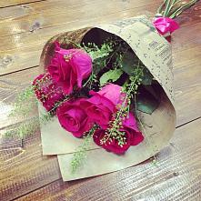 Букет цветов из:  Розы #REPLACE_PRED# Кочках
