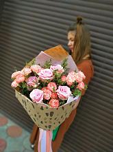 Букет цветов из:  Розы #REPLACE_PRED# Кочках