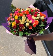 Букет Микс из разноцветных кустовых роз #REPLACE_PRED# Кочках
