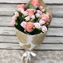 Букет цветов из:  Розы #REPLACE_PRED# Кочках